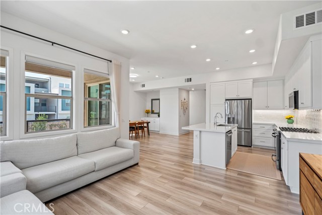 1698 Hollyleaf, Montebello CA: https://media.crmls.org/medias/8565cf0a-06dc-496b-b69e-ec58acff61d2.jpg