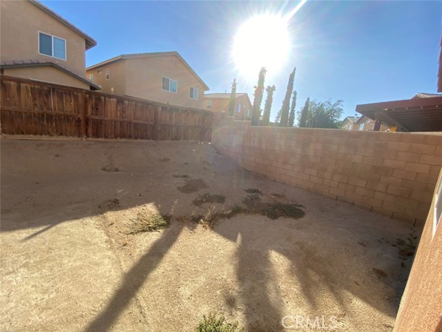 14495 Moon Valley Street, Victorville CA: https://media.crmls.org/medias/85676ae3-9241-40cc-8c20-a8c2cef442fc.jpg