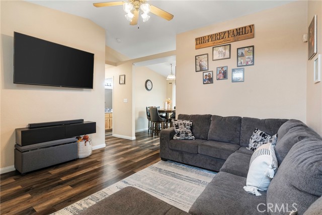 Detail Gallery Image 9 of 33 For 7009 Kings Forest Ct, Bakersfield,  CA 93313 - 3 Beds | 2 Baths