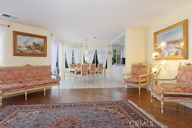 Detail Gallery Image 13 of 43 For 19 Tennessee, Irvine,  CA 92606 - 4 Beds | 2/1 Baths