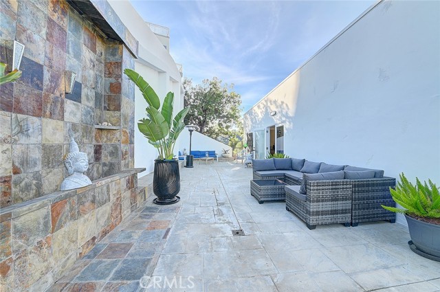 Detail Gallery Image 35 of 44 For 3952 Oakfield Dr, Sherman Oaks,  CA 91423 - 5 Beds | 4/1 Baths