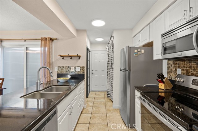 Detail Gallery Image 9 of 19 For 28654 Conejo View, Agoura Hills,  CA 91301 - 2 Beds | 1/1 Baths