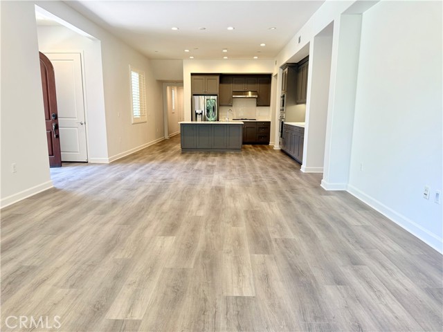 209 Follyhatch, Irvine CA: https://media.crmls.org/medias/856a2a01-a80e-4cdb-847c-55ed541d1e3d.jpg