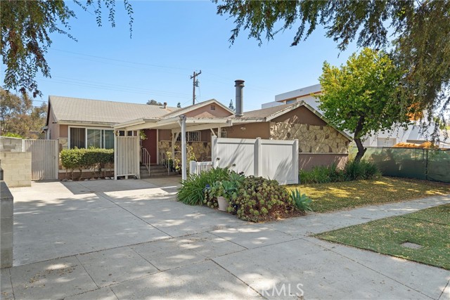 Detail Gallery Image 1 of 1 For 4452 Jasmine Ave, Culver City,  CA 90232 - 4 Beds | 2 Baths