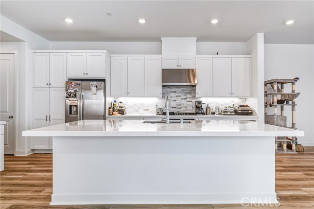 Detail Gallery Image 12 of 43 For 26767 Laurel Mountain Loop, Valencia,  CA 91381 - 4 Beds | 3 Baths