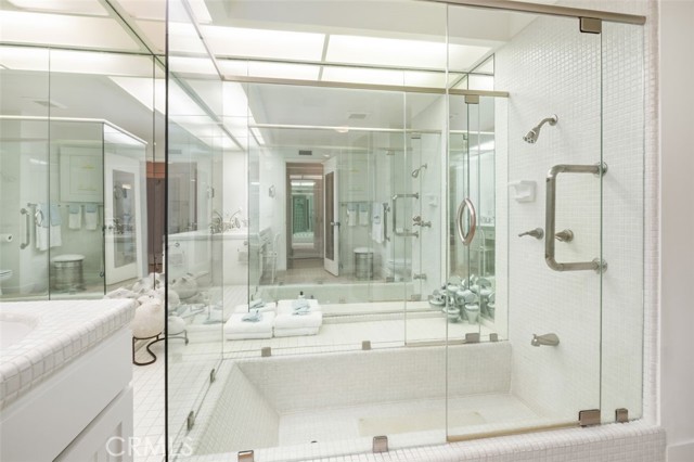 Detail Gallery Image 24 of 28 For 10 Rue Grand Vallee, Newport Beach,  CA 92660 - 2 Beds | 2 Baths