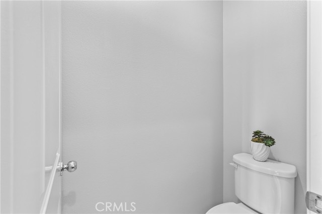 17557 Newland Street, Huntington Beach CA: https://media.crmls.org/medias/856bf7fb-dba0-4b16-abe5-4aa012280f27.jpg