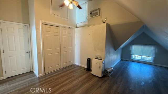 Detail Gallery Image 3 of 8 For 120 E 31st St #B,  Los Angeles,  CA 90011 - 2 Beds | 2 Baths