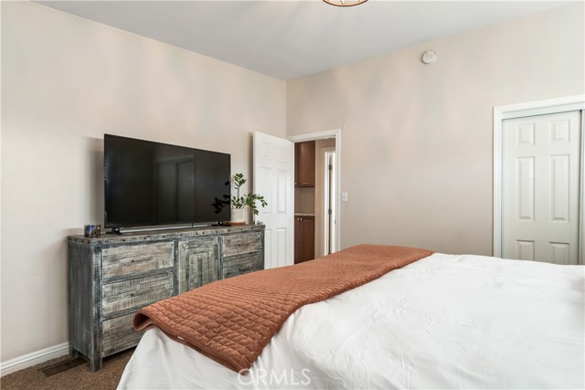 33278 Colorado, Yucaipa CA: https://media.crmls.org/medias/856c7df7-9a15-47e8-befe-e478fb2c9724.jpg