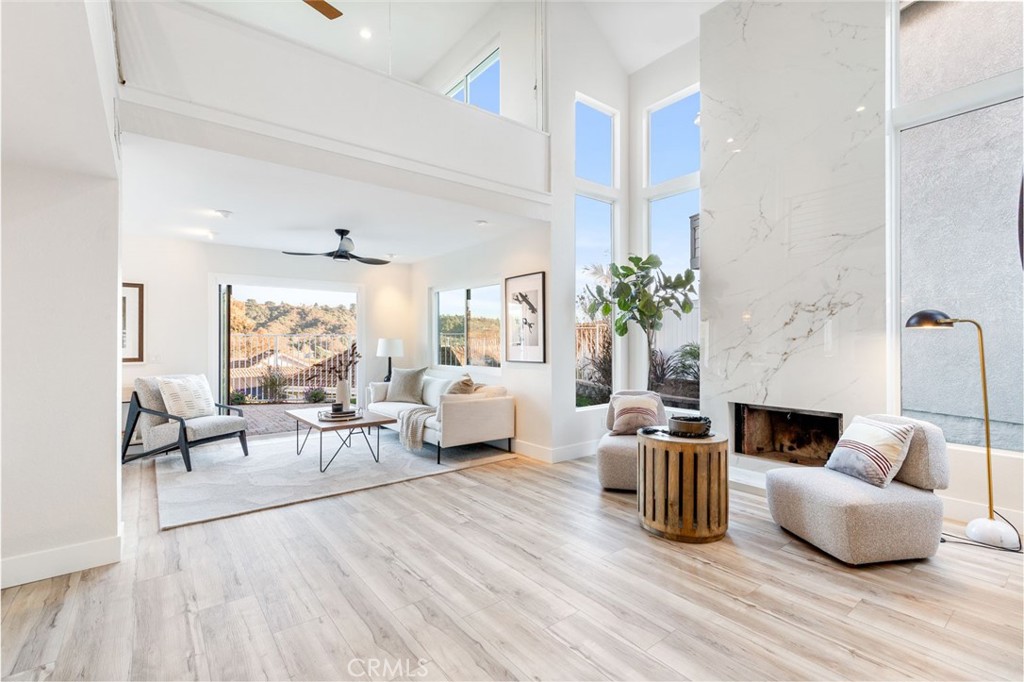 51 La Costa Court