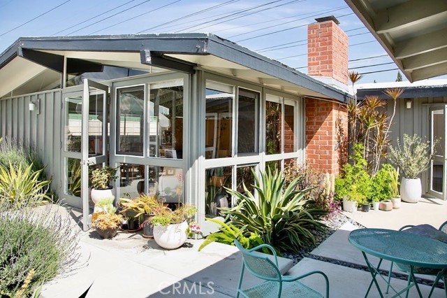 Detail Gallery Image 4 of 43 For 3168 Stevely Ave, Long Beach,  CA 90808 - 2 Beds | 2 Baths