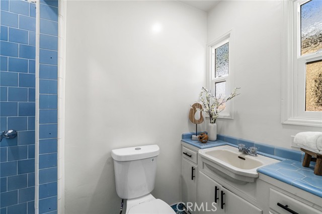 Image 17 of 45 For 2314 Oakmont Avenue