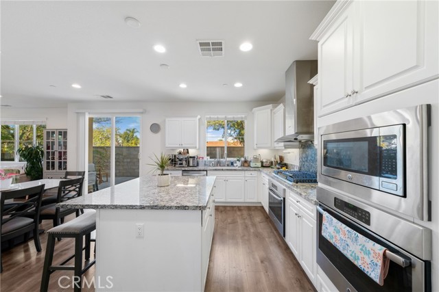 Detail Gallery Image 6 of 34 For 12938 Meridian Ct, Corona,  CA 92880 - 4 Beds | 3/1 Baths