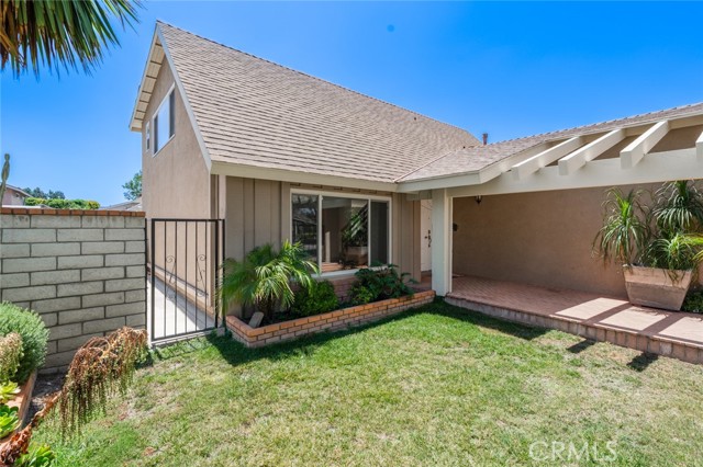 14652 Devonshire Avenue, Tustin CA: https://media.crmls.org/medias/856eb2f7-a9d0-47fc-947d-2229bdf4071c.jpg
