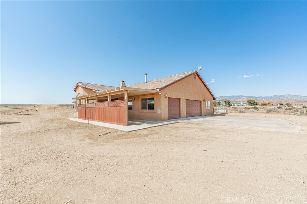 6929 Rattlesnake Road