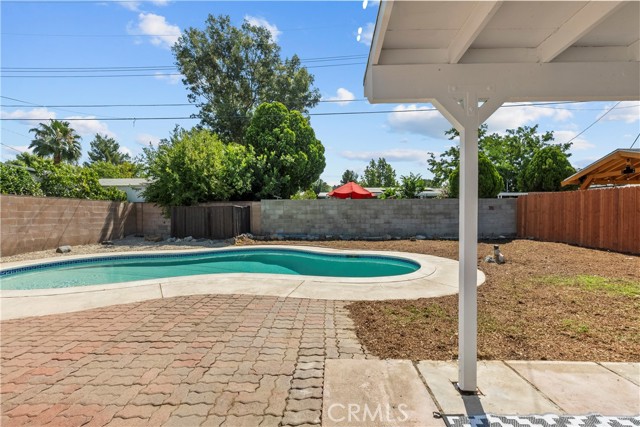 Detail Gallery Image 37 of 41 For 27410 Dewdrop Ave, Canyon Country,  CA 91351 - 3 Beds | 1/1 Baths