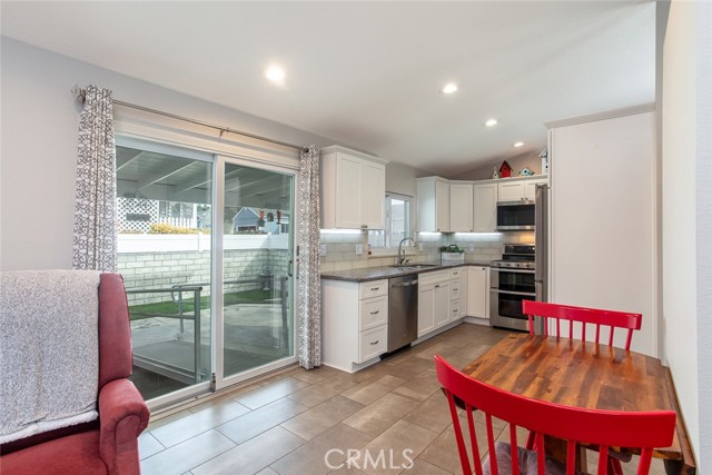 Detail Gallery Image 7 of 38 For 4470 Sapphire Ln, Oceanside,  CA 92056 - 2 Beds | 2 Baths