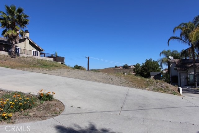 Detail Gallery Image 4 of 7 For 22747 Inspiration Point, Canyon Lake,  CA 92587 - – Beds | – Baths