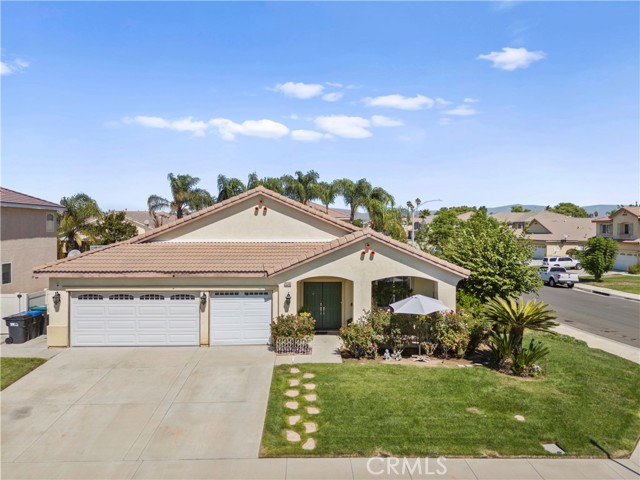 Detail Gallery Image 1 of 1 For 25346 Mackenzie Ct, Moreno Valley,  CA 92551 - 4 Beds | 2 Baths