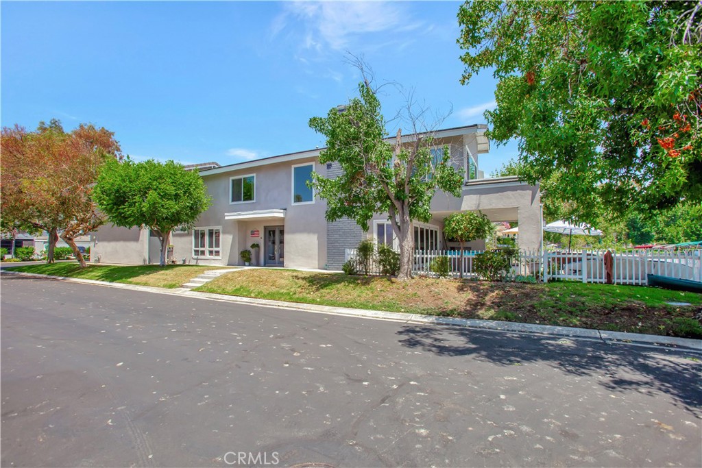 MLS #OC25234819 image #1