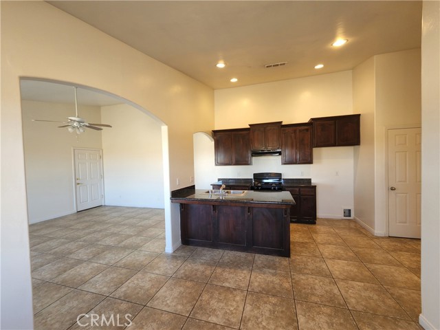 Detail Gallery Image 5 of 21 For 7641 Walpole Ave, California City,  CA 93505 - 3 Beds | 2 Baths