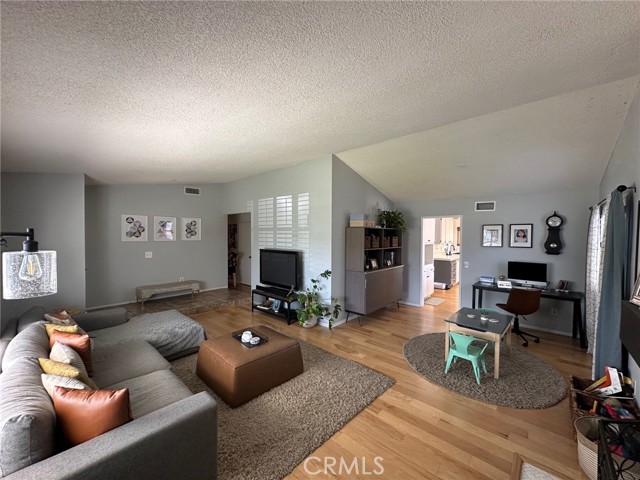 Detail Gallery Image 3 of 8 For 7025 Palm Dr, Rancho Cucamonga,  CA 91701 - 3 Beds | 2 Baths
