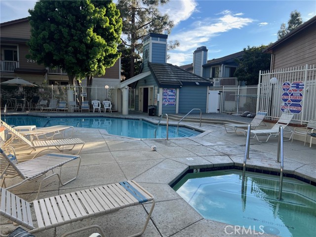 Detail Gallery Image 31 of 33 For 2402 Pleasant Way #H,  Thousand Oaks,  CA 91362 - 2 Beds | 1 Baths