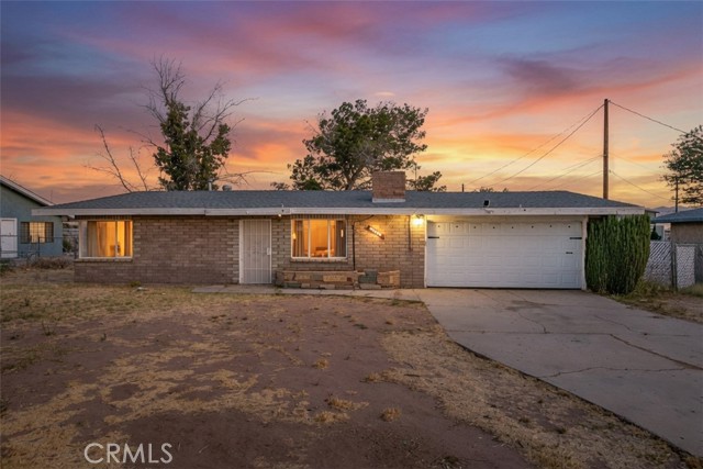 21798 Standing Rock Ave, Apple Valley, CA 92307