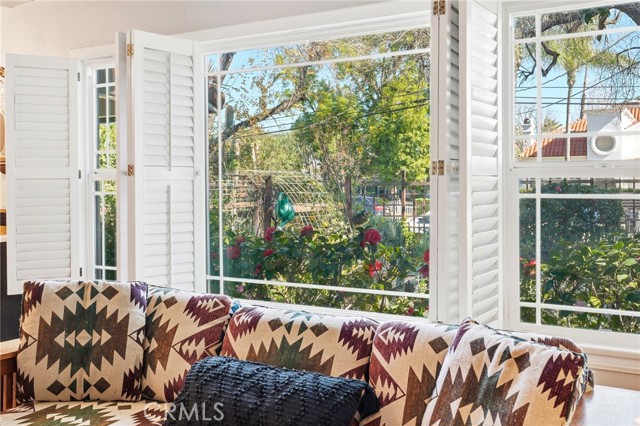 Detail Gallery Image 10 of 45 For 4963 Haskell, Encino,  CA 91436 - 4 Beds | 2 Baths