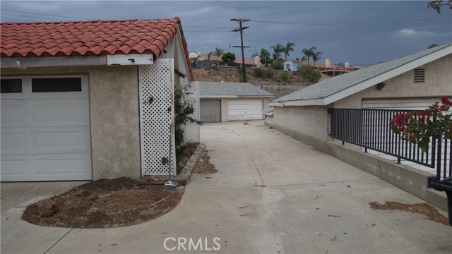 7163 Sebastian Avenue, Jurupa Valley CA: https://media.crmls.org/medias/8572ac76-9bca-4126-8626-1c9d9c299ab1.jpg