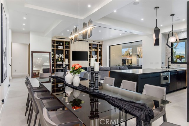 Detail Gallery Image 29 of 75 For 22745 Califa St, Woodland Hills,  CA 91367 - 5 Beds | 4 Baths