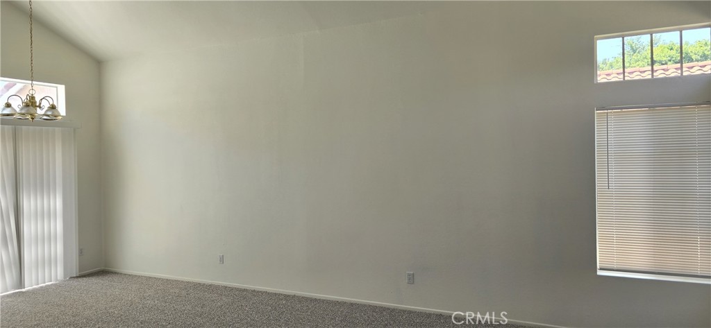 https://media.crmls.org/medias/8573196d-ae12-46a3-b216-7e1782737af6.jpg?preset=X-Large