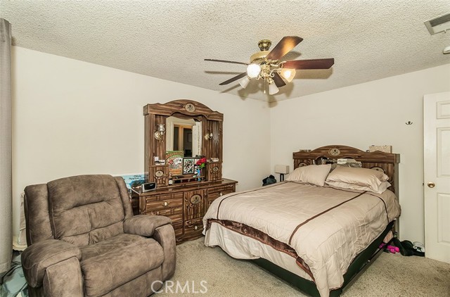 Detail Gallery Image 14 of 28 For 3683 N Ezie Ave, Fresno,  CA 93727 - 3 Beds | 1 Baths