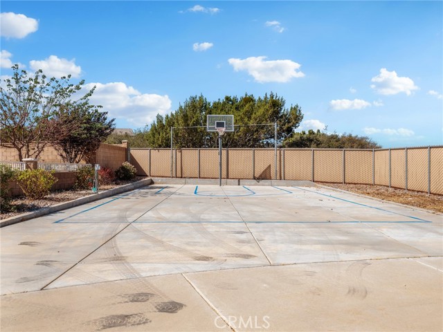 Detail Gallery Image 41 of 60 For 10660 Ranchero, Oak Hills,  CA 92344 - 4 Beds | 3 Baths