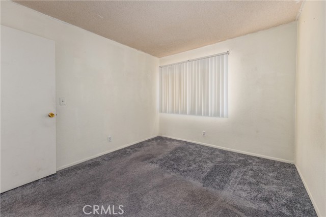 16595 Terrace Lane, Fontana CA: https://media.crmls.org/medias/8574cc4f-5f42-4f56-98a4-46ad4e518fbe.jpg
