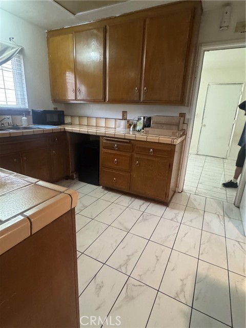 27245 Langside Avenue, Canyon Country CA: https://media.crmls.org/medias/8575eedf-4685-4c3d-a8b0-df88a27983a4.jpg