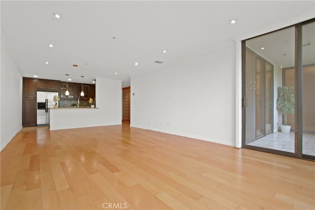 121 S Hope Street #318