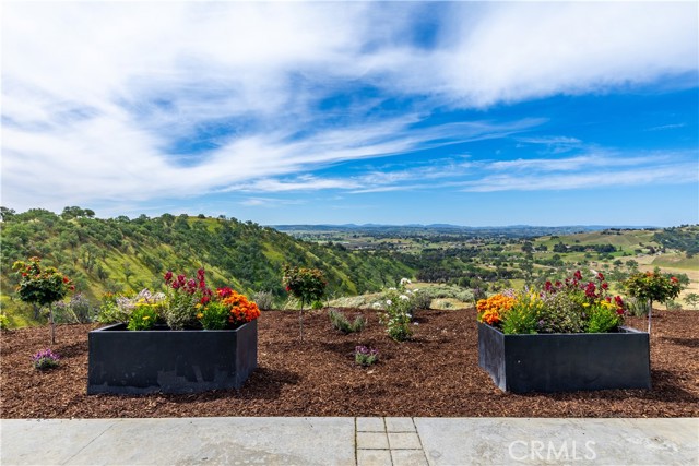 Detail Gallery Image 52 of 66 For 5530 El Pharo, Paso Robles,  CA 93446 - 5 Beds | 2/1 Baths