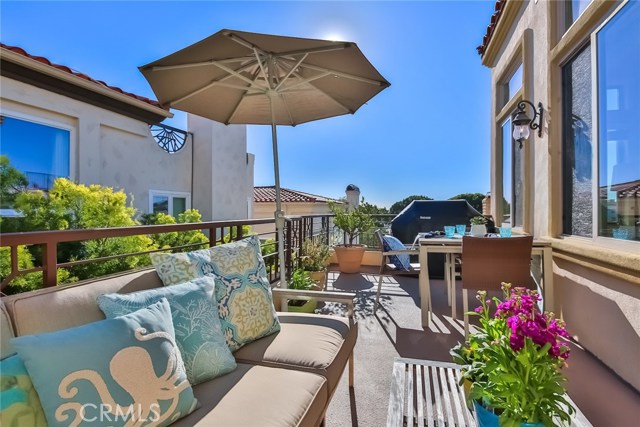 632 7th Street, Hermosa Beach, California 90254, 4 Bedrooms Bedrooms, ,3 BathroomsBathrooms,Residential,Sold,7th,SB17041704