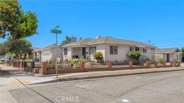 11905 Freeman, Hawthorne CA: https://media.crmls.org/medias/857776ef-c7be-4c7c-aadf-61f86f960464.jpg