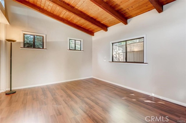Detail Gallery Image 20 of 22 For 10447 Whipple St, Toluca Lake,  CA 91602 - 3 Beds | 2 Baths