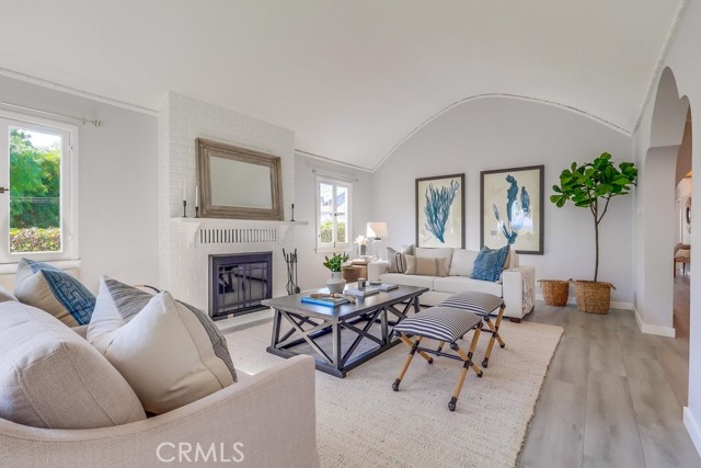 690 W Paseo Del Mar, San Pedro CA: https://media.crmls.org/medias/8577c491-9c05-4dc7-aa5a-1ce28e7da776.jpg