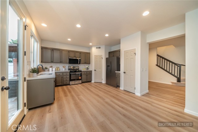 Detail Gallery Image 10 of 33 For 348 Camino De La Estrella, Perris,  CA 92571 - 5 Beds | 2/1 Baths