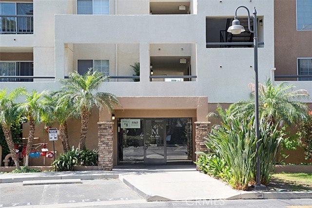 Detail Gallery Image 4 of 52 For 21400 Burbank Bld #313,  Woodland Hills,  CA 91367 - 2 Beds | 2 Baths