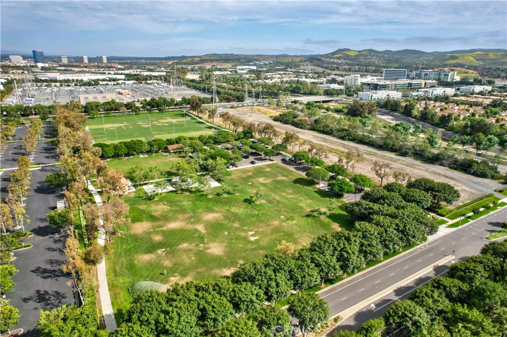 MLS #OC25258602 image #32