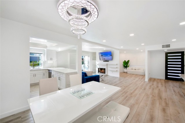 Detail Gallery Image 6 of 47 For 918 Hyde Ct, Costa Mesa,  CA 92626 - 4 Beds | 2/1 Baths