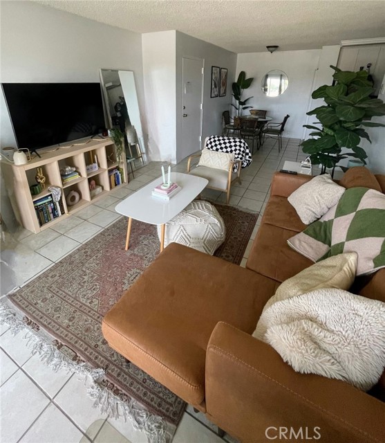 1775 Diamond Street, San Diego CA: https://media.crmls.org/medias/857a3528-c14c-40fe-8271-760dd7efeb06.jpg