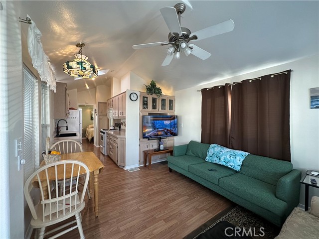 Detail Gallery Image 11 of 37 For 3600 W Florida #232,  Hemet,  CA 92545 - 2 Beds | 1 Baths