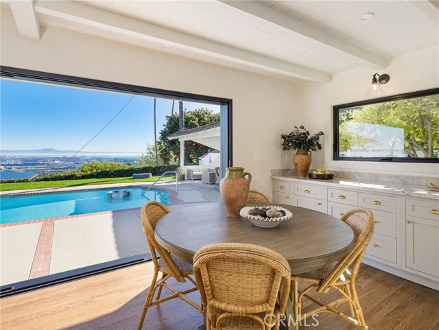 Detail Gallery Image 8 of 59 For 2636 Sunnyside Ridge Road, Rancho Palos Verdes,  CA 90275 - 4 Beds | 3 Baths