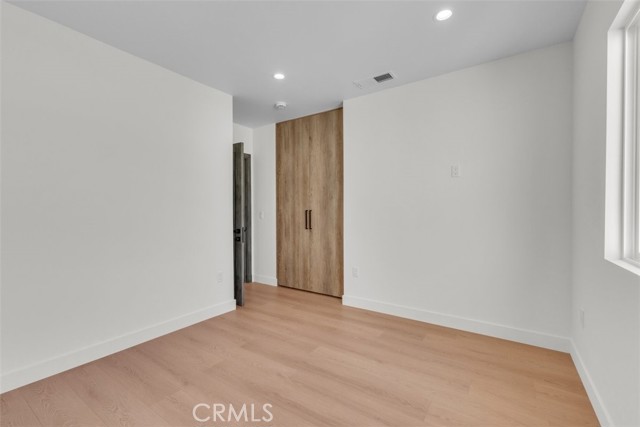 11240 Lull Street, Sun Valley CA: https://media.crmls.org/medias/857b3c6d-d99c-4a18-93c2-3e6df50113a6.jpg
